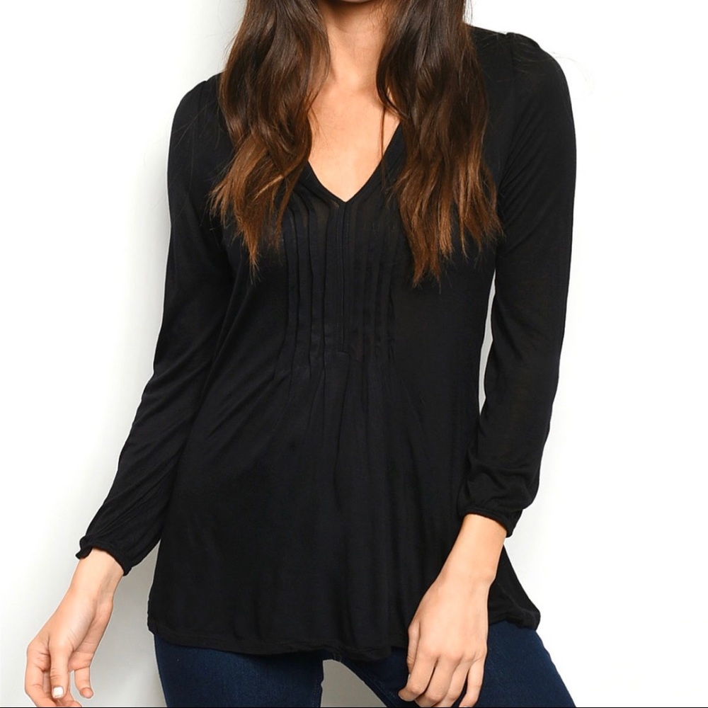 NWT MELROSE CHIC Black long sleeve top